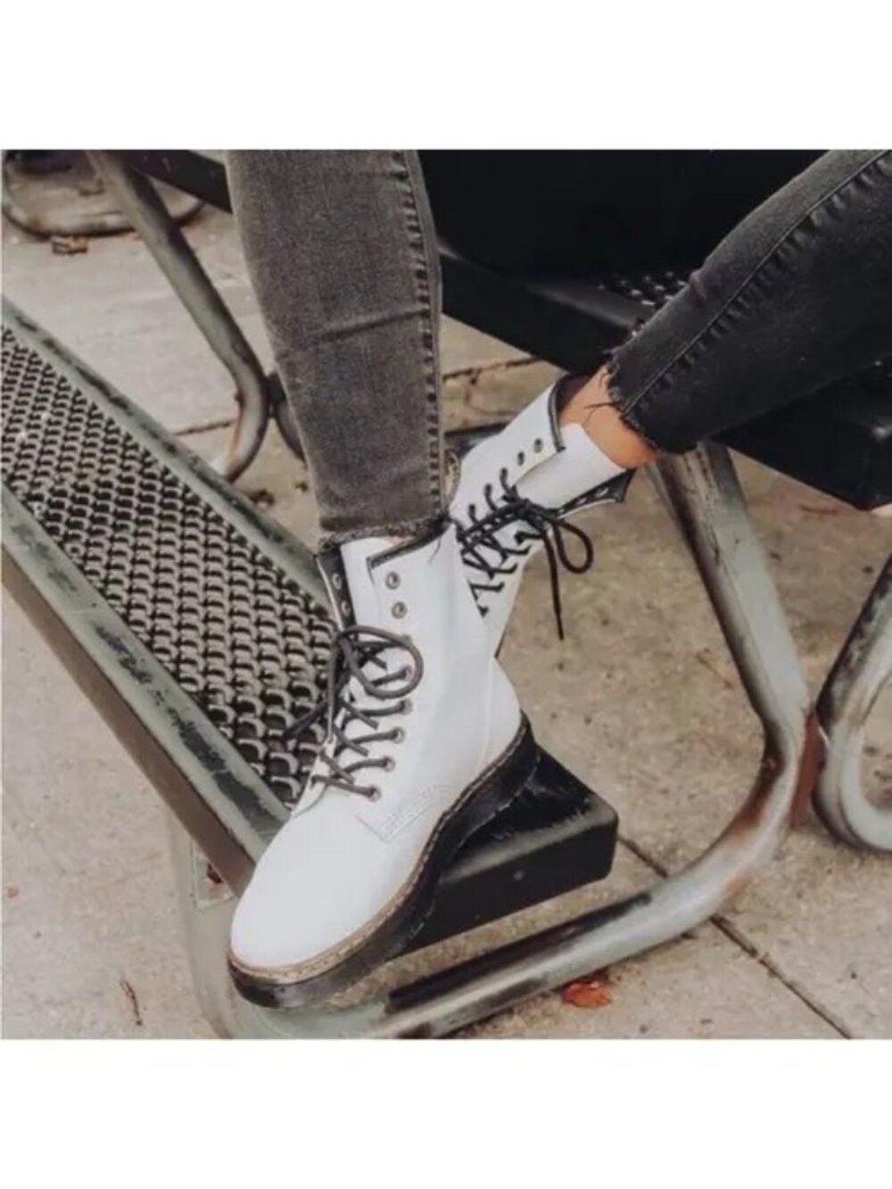 Dr. Martens Women's White Leather Zavala Lace-Up Combat Boots Size 6 2347 - Picture 2 of 16